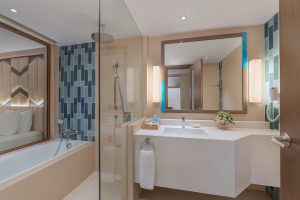Premier Room bath